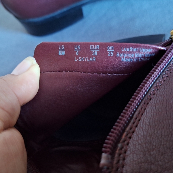 Franco Sarto wine-colored leather ankle boots with gold zipper. 8M womens - Picture 5 of 11